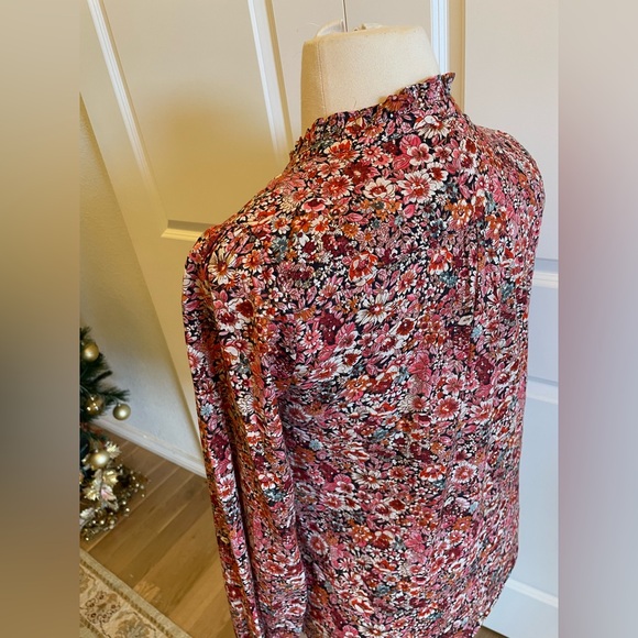 Add some Sparkle with this Fall Red Blouse - Picture 5 of 8